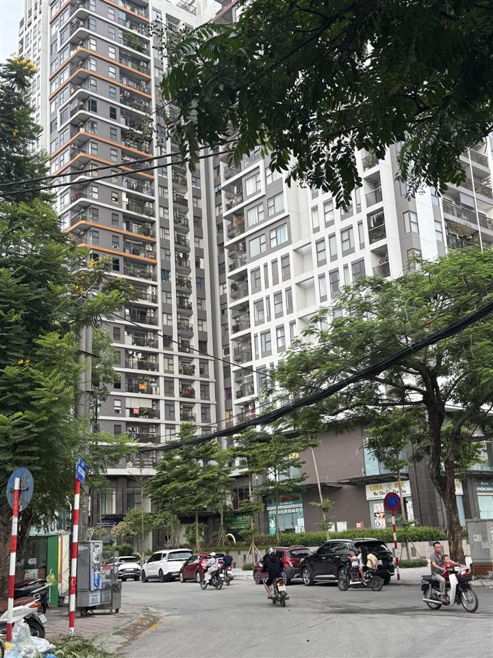 Chỉ nhỉnh 12 tỷ, nhà mặt phố 46m2 mặt tiền 4,65m vỉa hè 5m tại lý sơn đức giang long biên