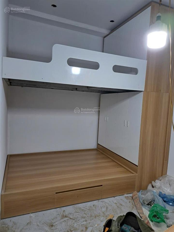 Bán toàn nhà mặt phố trần phú hà đông 140m2 7 tầng 42 phòng cho thuê doanh thu 180tr/ tháng