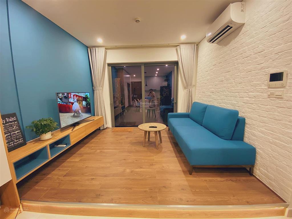 Cho thuê căn hộ 2 phòng ngủ 61m2 căn góc, nhà sạch sẽ, thoáng mát, nhận nhà ngay.  0919 961 ***