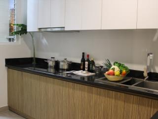 Bán cc seasons avenue, , 105m2, 3pn, 2wc, đẹp, nhiều tiện ích , lot xe tú  0981 960 ***