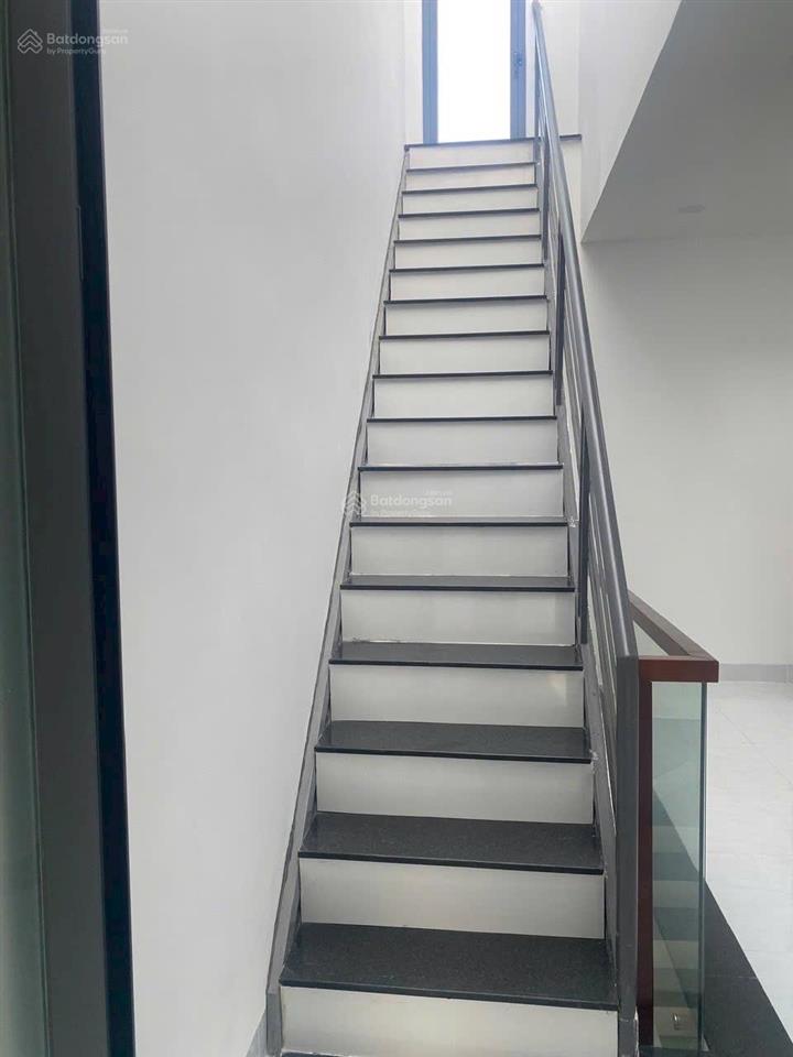 Nhà đẹp mặt tiền đường b9 kđt vcn phước long 2 vừa ở vừa buôn bán hoặc mở vp nhỏ chỉ 5,6 tỷ