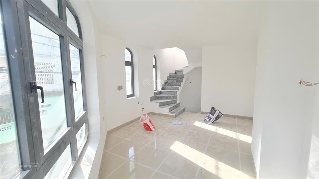 Cần bán nhà trung tâm tp nha trang. căn góc hai mặt tiền chỉ 8ty vừa ở vừa kinh doanh buôn bán tốt