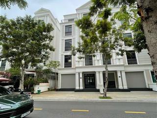 Bán nhà phố liền kề dự án vinhomes grand park diện tích 200m2 1 trệt 4 lầu giá 29 tỷ bao thuế phí