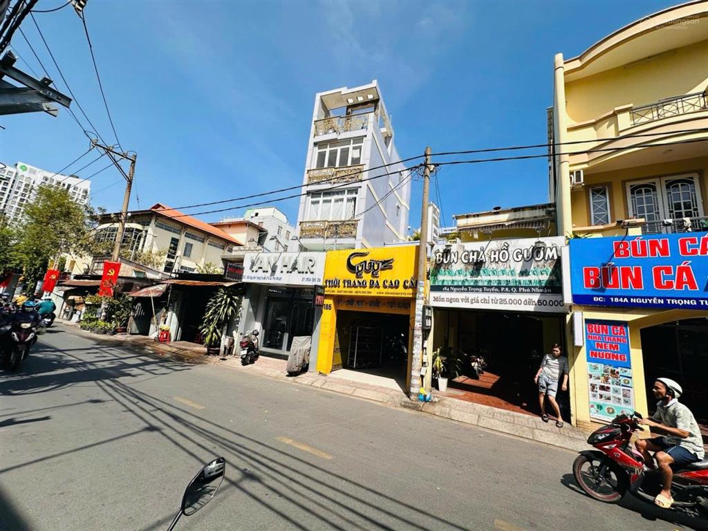 Hạ 5 tỷ bán gấp mt nguyễn trọng tuyển, 5m3 x 25m, cn 117 m2. giá 30 về 25 tỷ