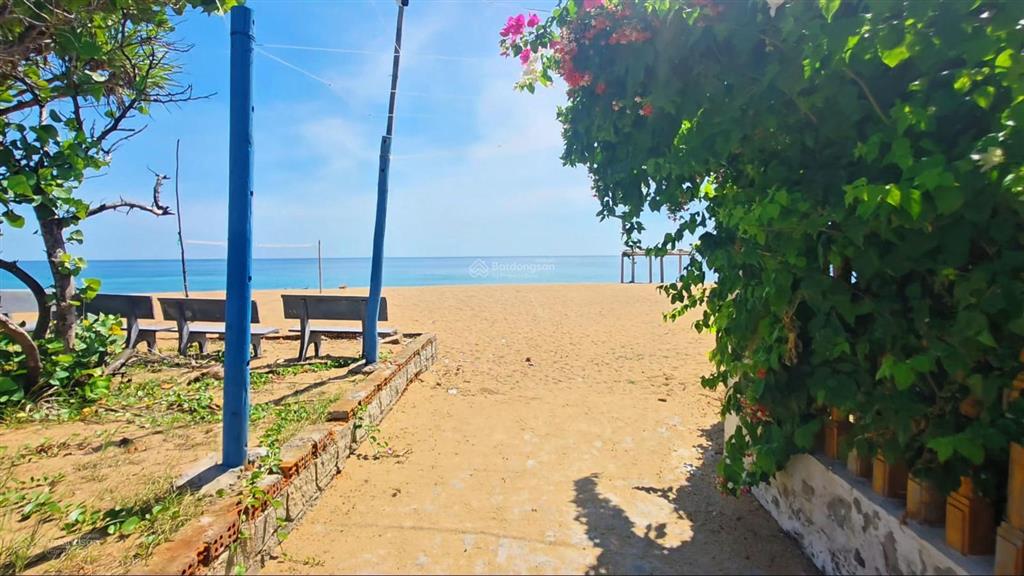 Cần bán lô đất sát biển 50m. 364m2, gần sân bay tuy hòa 7km