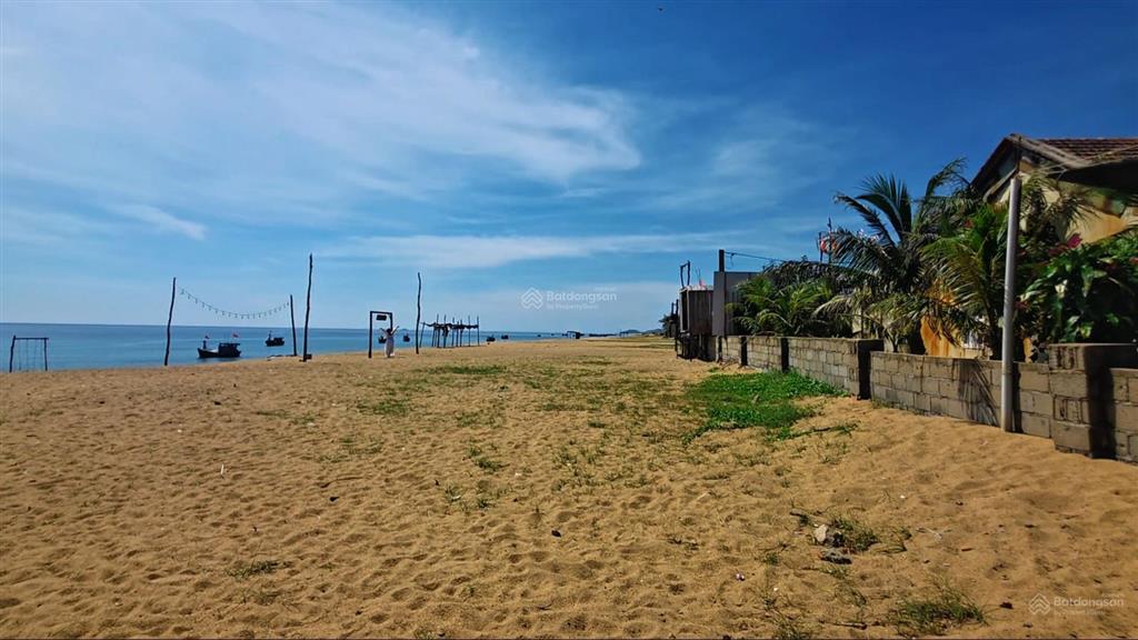 Cần bán lô đất sát biển 50m. 364m2, gần sân bay tuy hòa 7km