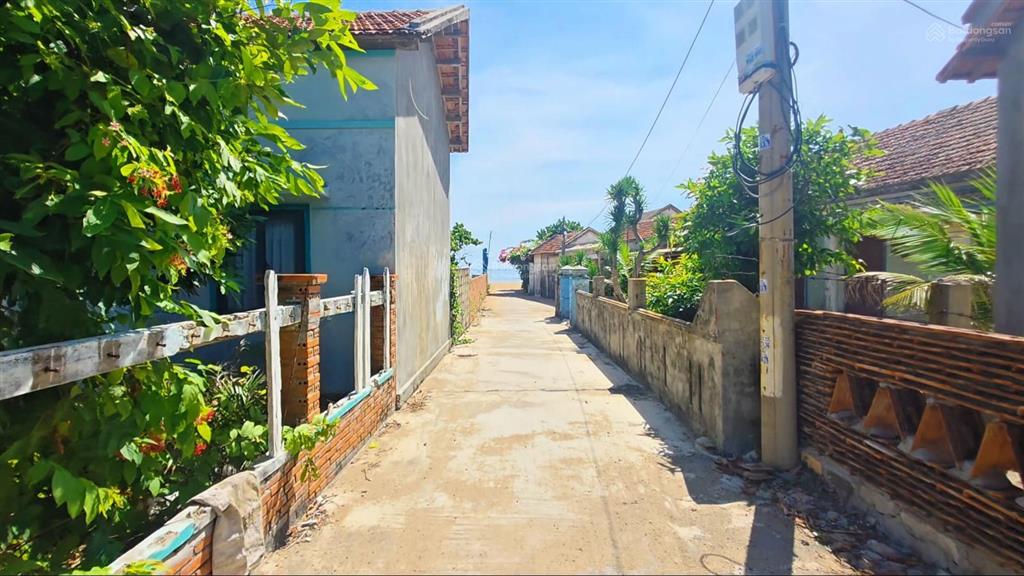 Cần bán lô đất sát biển 50m. 364m2, gần sân bay tuy hòa 7km