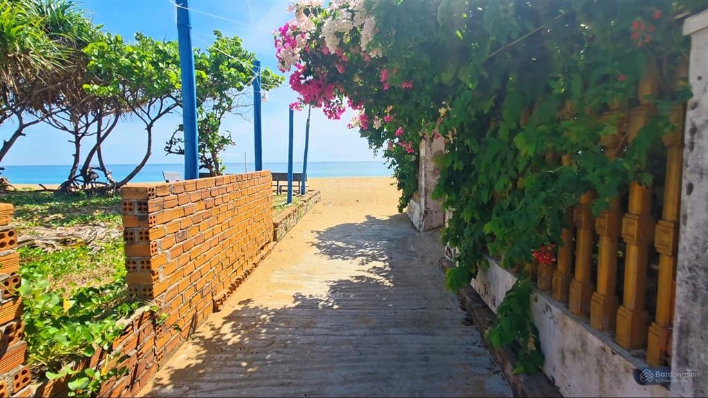 Cần bán lô đất sát biển 50m. 364m2, gần sân bay tuy hòa 7km