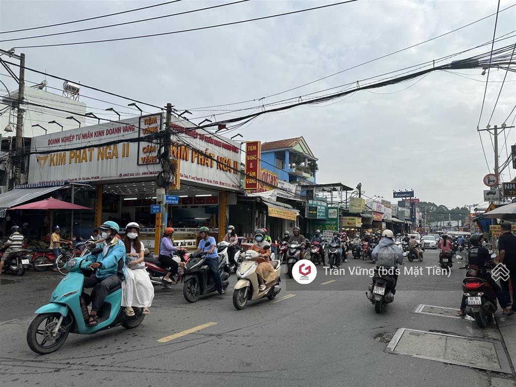 Mặt tiền kinh doanh nguyễn văn tăng sầm uất, dt 9mx25m=220m2. giá 24 tỷ. cho thuê 50 triệu/tháng