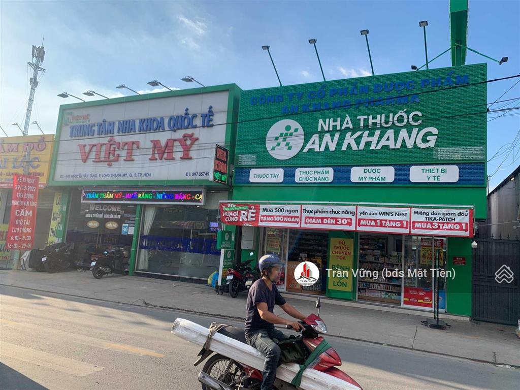Mặt tiền kinh doanh nguyễn văn tăng sầm uất, dt 9mx25m=220m2. giá 24 tỷ. cho thuê 50 triệu/tháng