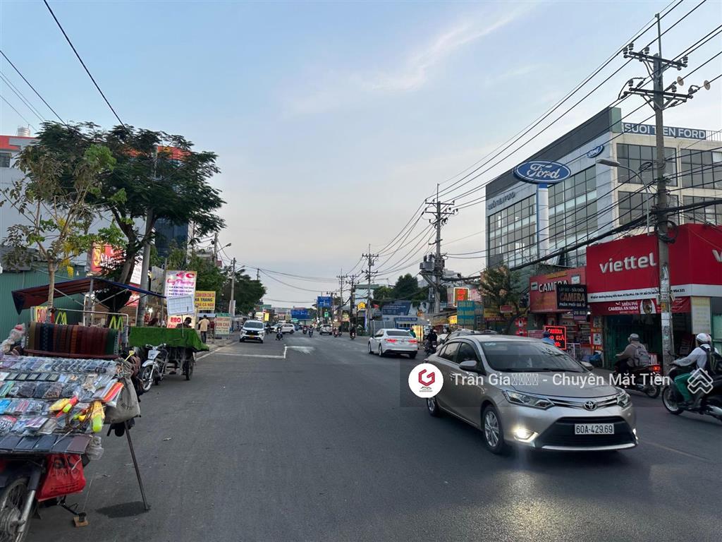 Góc 2 mtkd đường hoàng hữu nam sầm uất, 10x30m=300m2, giá 23 tỷ. đang cho thuê 50 triệu/tháng