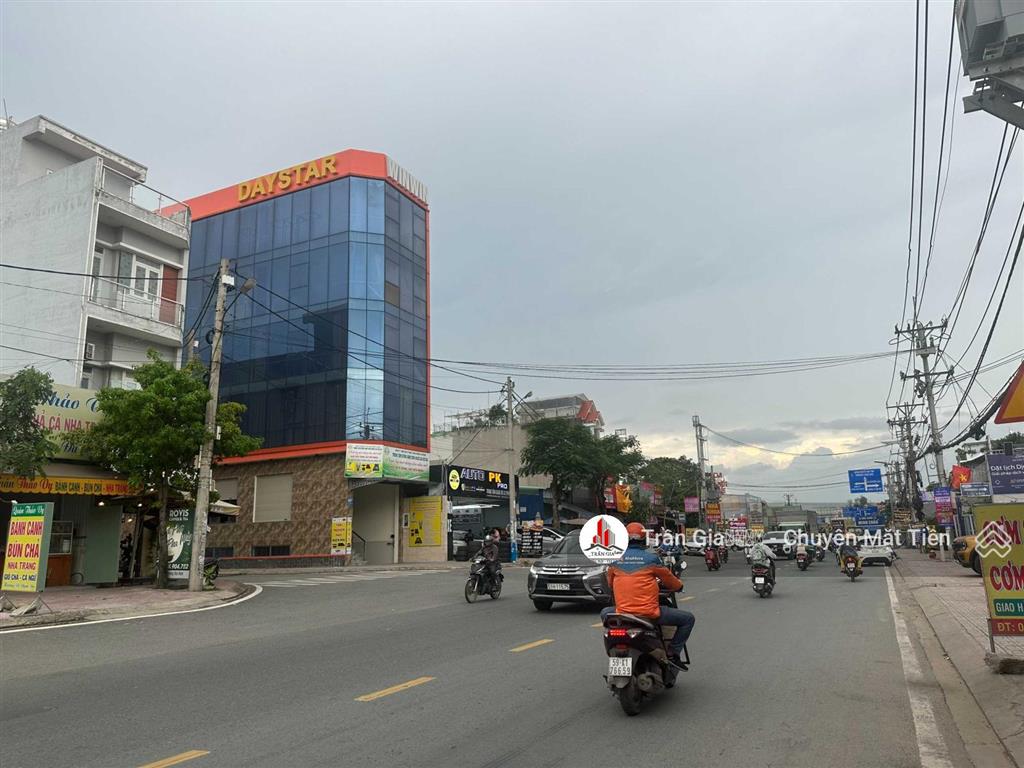 Góc 2 mtkd đường hoàng hữu nam sầm uất, 10x30m=300m2, giá 23 tỷ. đang cho thuê 50 triệu/tháng