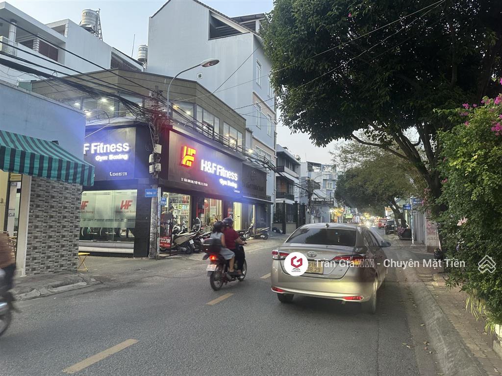 Bán nhà mt ngay trần hưng đạo, khu kiến thiết ngã tư thủ đức, vincom q9 10x18m=180m2. giá 18 tỷ