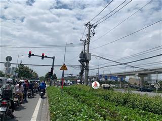 Bán góc 2 mặt tiền song hành xa lộ hà nội, ngay metro số 1, 16m*35m=560m2. giá 55 tỷ thương lượng