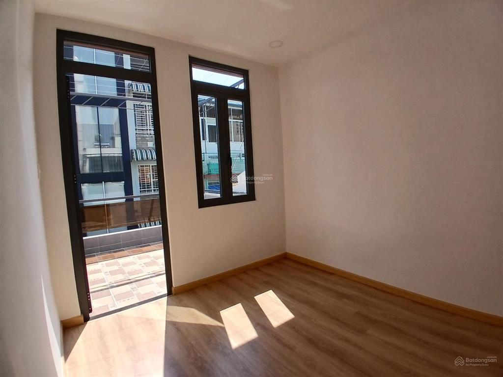 Bán nhà hẻm 137/16 trần đình xu, quận 1, cách trần hưng đạo 70m, 2 mt trước sau. nhà hoàn công