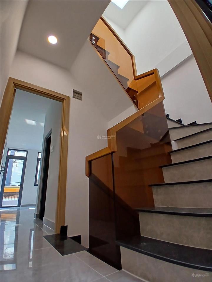 Bán nhà hẻm 137/16 trần đình xu, quận 1, cách trần hưng đạo 70m, 2 mt trước sau. nhà hoàn công