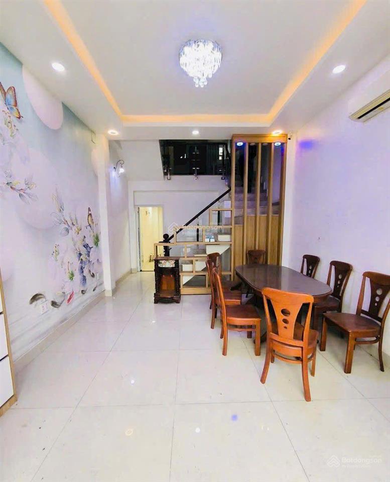 Chính chủ gửi bán nhà quận 2 nhà 4 lầu mặt tiền đường xe tải cách lê văn thịnh 10m. giá tlcc