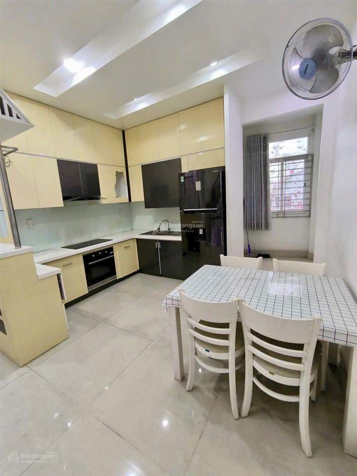 Chính chủ gửi bán nhà quận 2 nhà 4 lầu mặt tiền đường xe tải cách lê văn thịnh 10m. giá tlcc