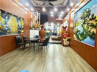 Gia đình cần tiền bán nhanh trong tuần nhà 1 trệt 2 lầu sổ siêng giá rẻ tại dĩ an tphcm
