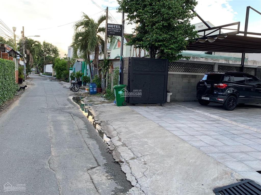 Giảm 4 tỷ, bán nhanh nhà đất 2mặt tiền trường dh tdm tặng nhà trọ, alo bán luôn trong ngày