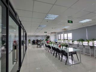 Chính chủ cho thuê văn phòng vị trí đắc địa view kính thoáng mát diện tích 330m2 tại ba đình