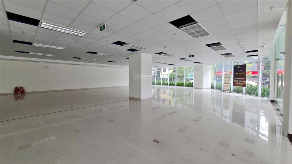 Cho thuê mặt bằng văn phòng, trung tâm đào tạo, lớp nhảy tại chân đế tòa t&t 120 định công, hà nội
