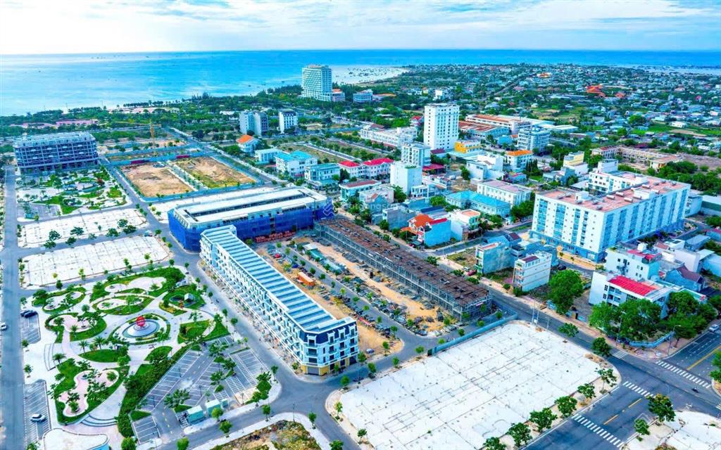 Chính chủ bán nhà mặt tiền đường chính, ngay biển bình sơn ninh chữ giá rẻ