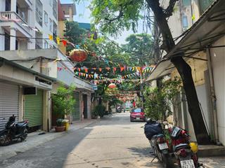 Bán nhà 3 tầng, sạch đẹp, vị trí thuận lợi  ngõ 12 phạm văn đồng, bắc từ liêm, hà nội