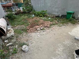 Bán 40m2 mt 4,7m. hậu 4,76m. hướng đb đường trước đất 2,4m. đất la tinh gần đường vđ4 giá tốt