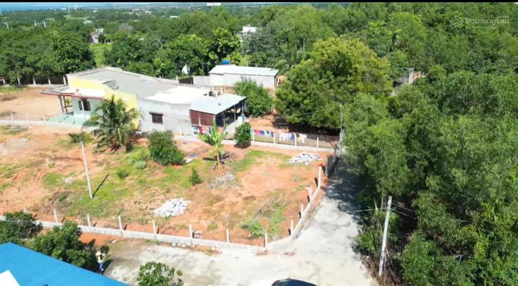 Tổng hợp đất ngộp nhỏ trên dưới 2 tỷ trục chính sân bay phan thiết, thiện nghiệp.  0974 090 ***