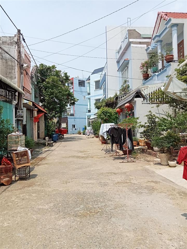 Đất khu nhà phố đường 6m. gần chợ bình an. giá rẻ