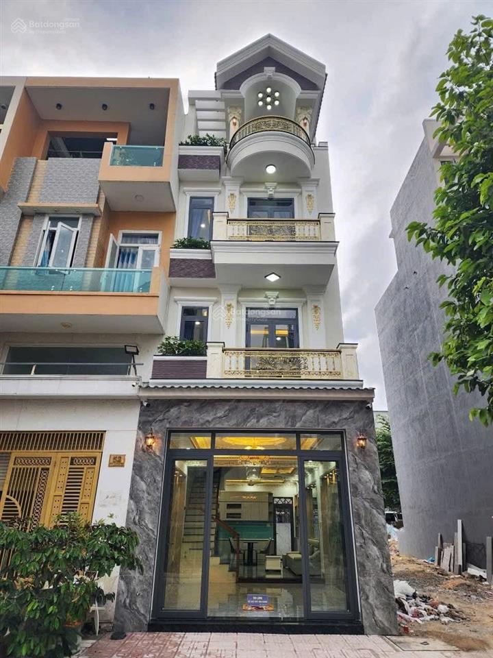 Nhà 1 trệt 3 lầu trục chính d1 phú hồng thịnh dĩ an. sát quốc lộ 1k khu nhà phố cao cấp