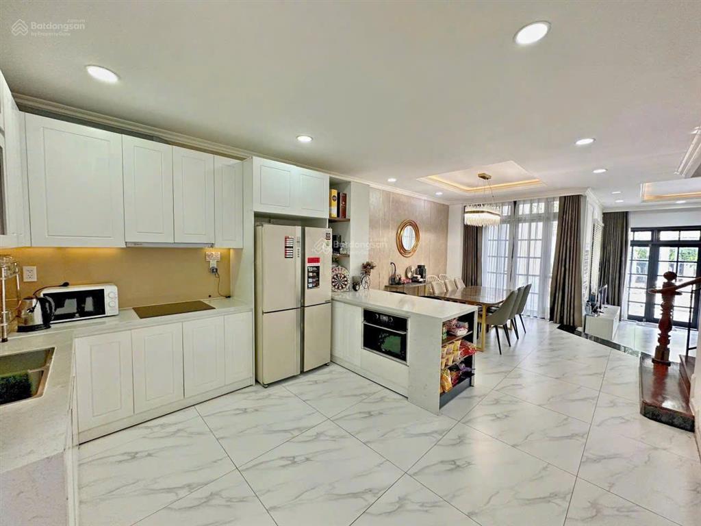 Cho thuê biệt thự mỹ khang 300m2 giá 50tr tân phú, q7, hcm
