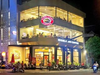 Cho thuê nhà mặt phố hàng ngang, hoàn kiếm 200mx3t, mt7m làm cửa hàng, nhà hàng, cafe, showrom,..