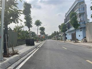 Cần bán gấp 67,5m đất đường mới khu cự khối, cách cầu thanh trì 100m, vị trí kinh doanh