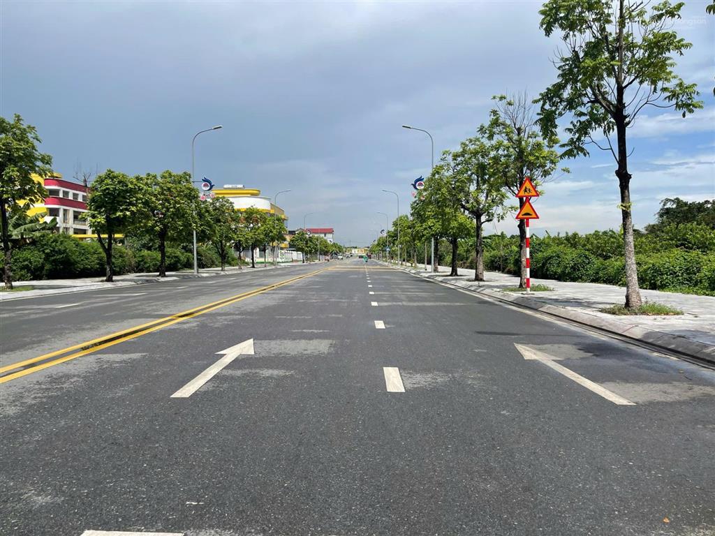 Bán đất đấu giá cự khối, long biên 65m2 mặt tiền 5m, đường 2 ô tô tránh giá đầu tư