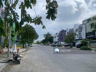 Bán nhà phố thương mại 6m x 26m kdc khang điền mặt tiền đường 30m kinh doanh sầm uất,giá tốt nhất.
