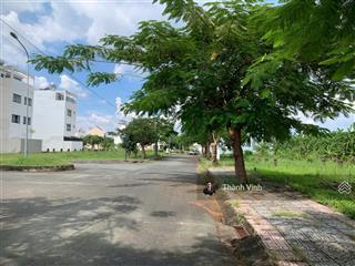 Bán đất topia diện tích 6m x 16m hướng đông nam đường 18m, vị trí đẹp xây nhà ở hoặc đầu tư tốt.