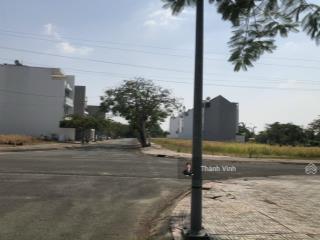 Bán lô nhà phố 108m2 trục chính dự án topia khang điền, xây nhà ở ngay hoặc đầu tư sinh lời cao.