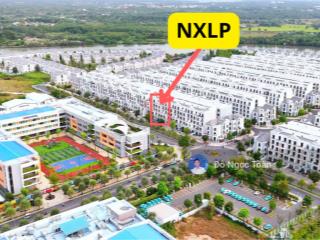 Siêu phẩm cho thuê nhà phố trục đường chính nxlp đối diện vinschool tại vinhomes q9  chỉ 70tr/th