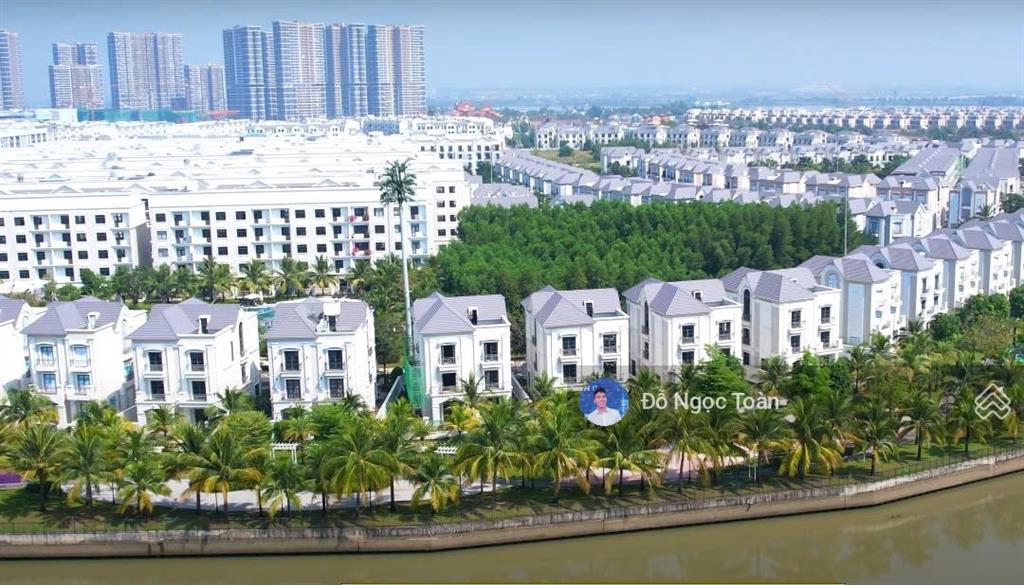 Em toàn  chuyên săn hàng đầu tư nhà phố  biệt thự tại vinhomes grand park q9