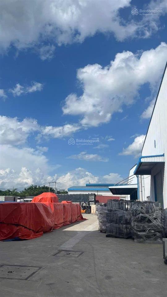 Xưởng trong kcn bình dương 12000m2 vp nhà ở 1600m2. giấy tờ đầy đủ hỗ trợ dnnn đứng tên