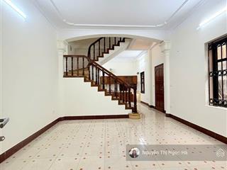 Nhà đẹp ở ngay giá đầu tư, vài bước ra phố nguyễn ngọc vũ, lê văn lương, sổ 65m* mt 5m. chỉ 14.8 tỷ