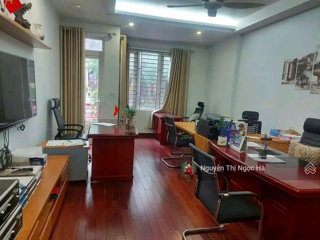 Bán nhà đường hoàng quốc việt giáp kđt stalake, phạm văn đồng, gara, nhà 5 tầng, ngõ thông, 21.6 tỷ