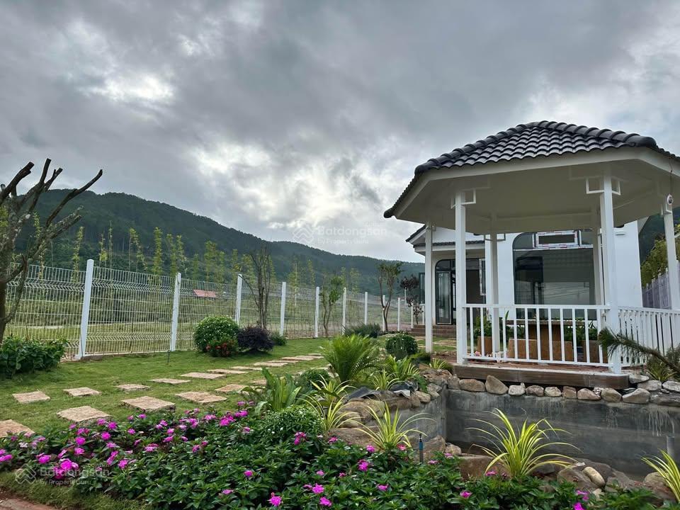 Căn villa nghỉ dưỡng tựa lưng đồi  view đồi thông săn mây ven đà lạt giá rẻ  0385 057 ***
