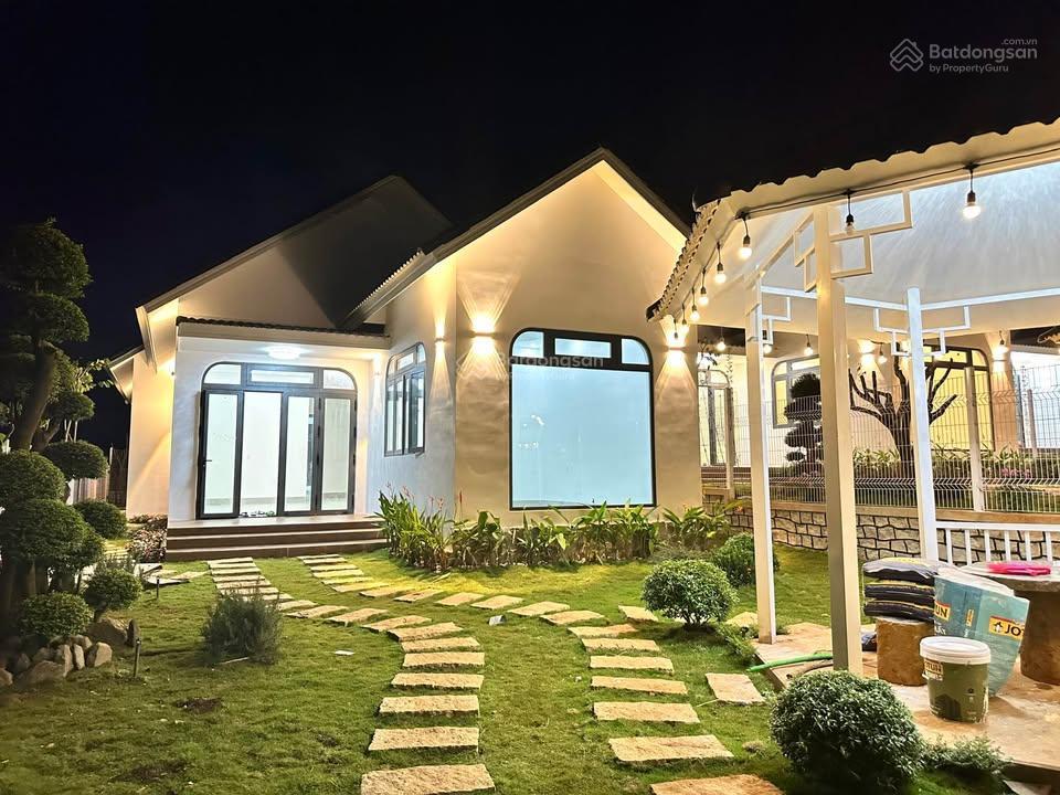 Căn villa nghỉ dưỡng tựa lưng đồi  view đồi thông săn mây ven đà lạt giá rẻ  0385 057 ***