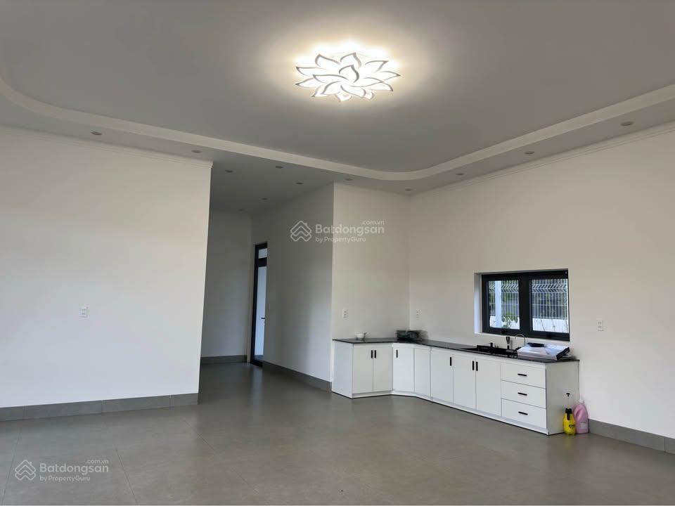 Căn villa nghỉ dưỡng tựa lưng đồi  view đồi thông săn mây ven đà lạt giá rẻ  0385 057 ***