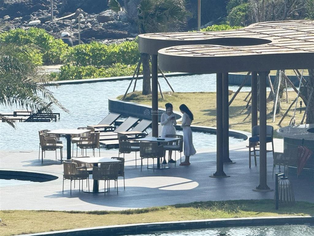Bán resort 2 tầng + nhà dân đất vàng biển minh châu, quan lạn  3600m2, 2 thửa, rộng 60m, 144 tỷ