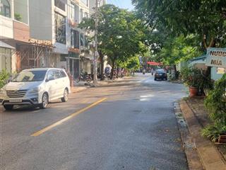 Cần bán khách sạn 6 tầng đường khuê mỹ đông 7 giá 18,5 tỷ dòng tiền 70tr tháng,vị trí đẹp kinh danh