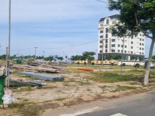 Bán đất trường sa, 8,5 tỷ, 100m2, mặt tiền 5m siêu hot, đường 15m5 lề 9m đối diện biển bãi tắm